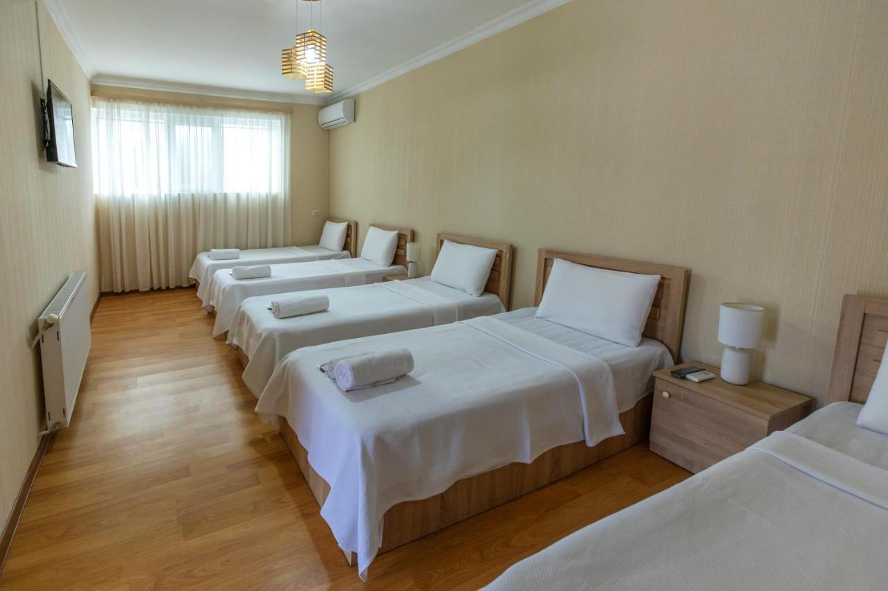 Royal House Hotel Gori Kültér fotó