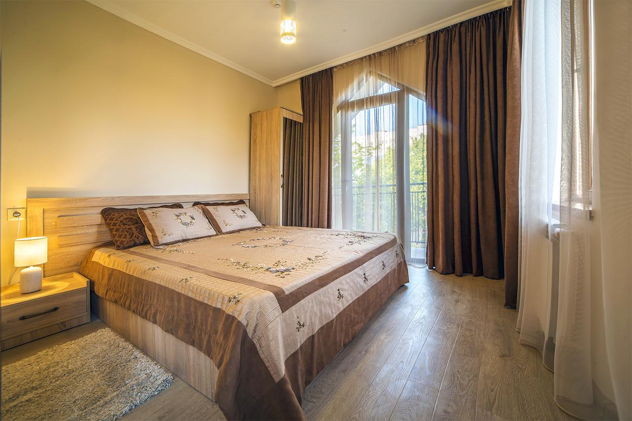 Royal House Hotel Gori Kültér fotó