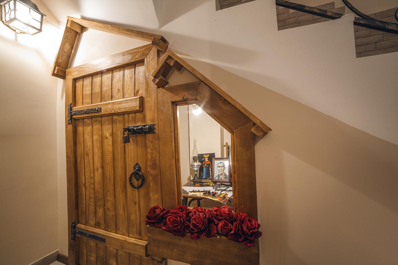 Royal House Hotel Gori Kültér fotó