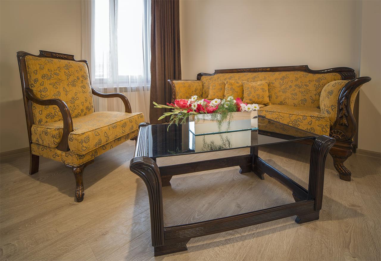 Royal House Hotel Gori Kültér fotó