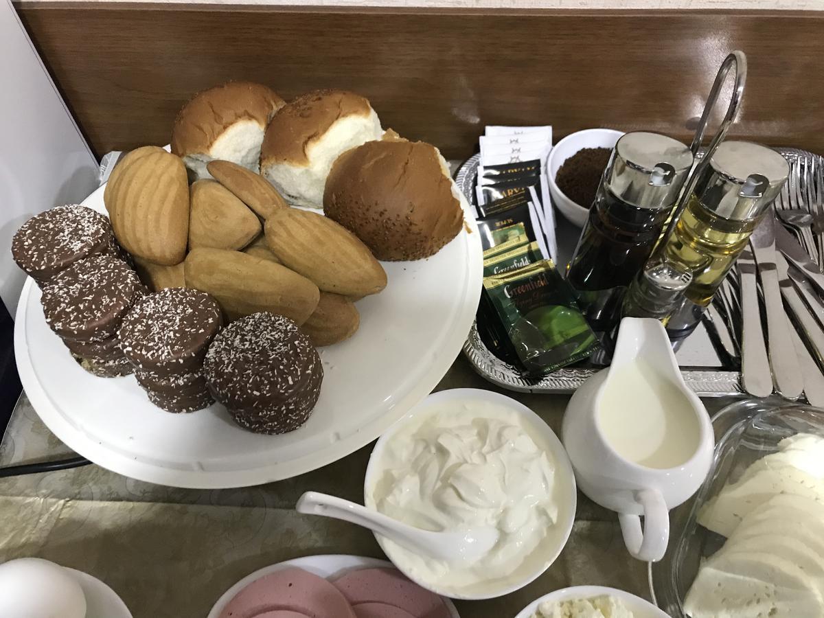 Royal House Hotel Gori Kültér fotó